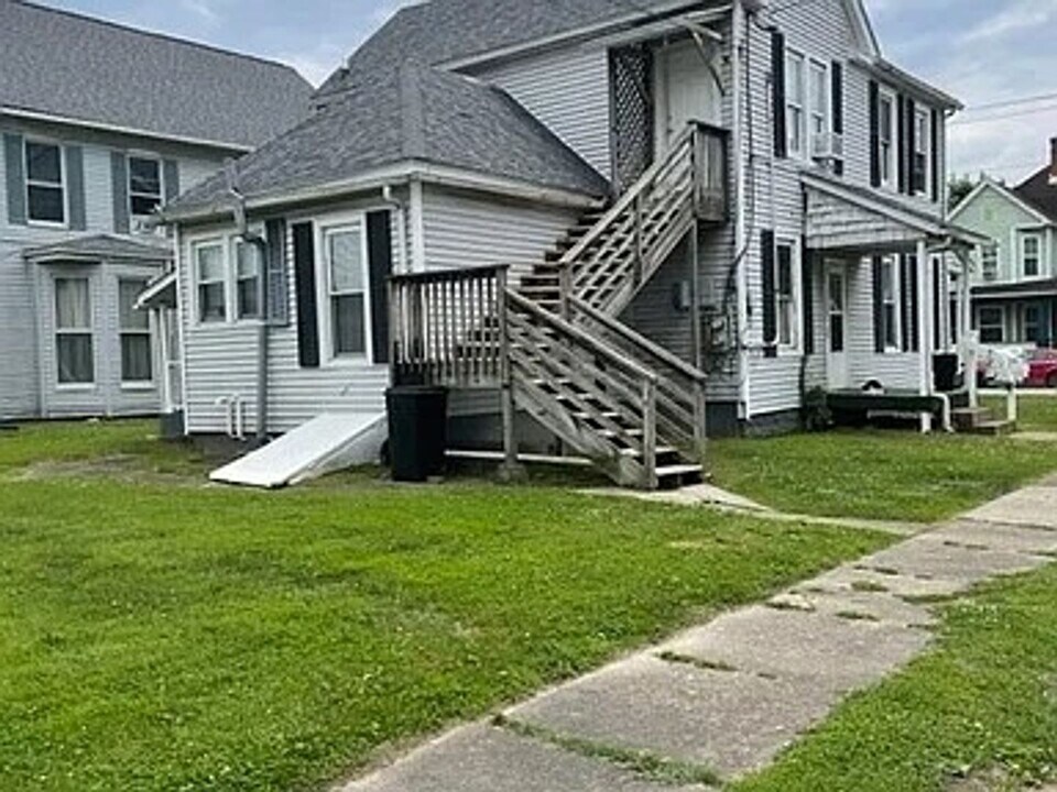 1103 19th St in Parkersburg, WV - Building Photo