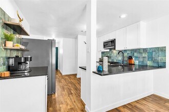 5106 Lambs Ln in Austin, TX - Building Photo - Building Photo