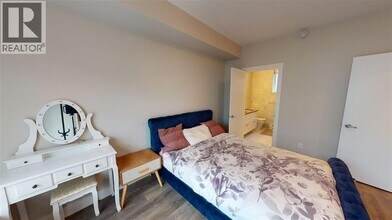 5188 Savile Row in Burnaby, BC - Building Photo - Building Photo