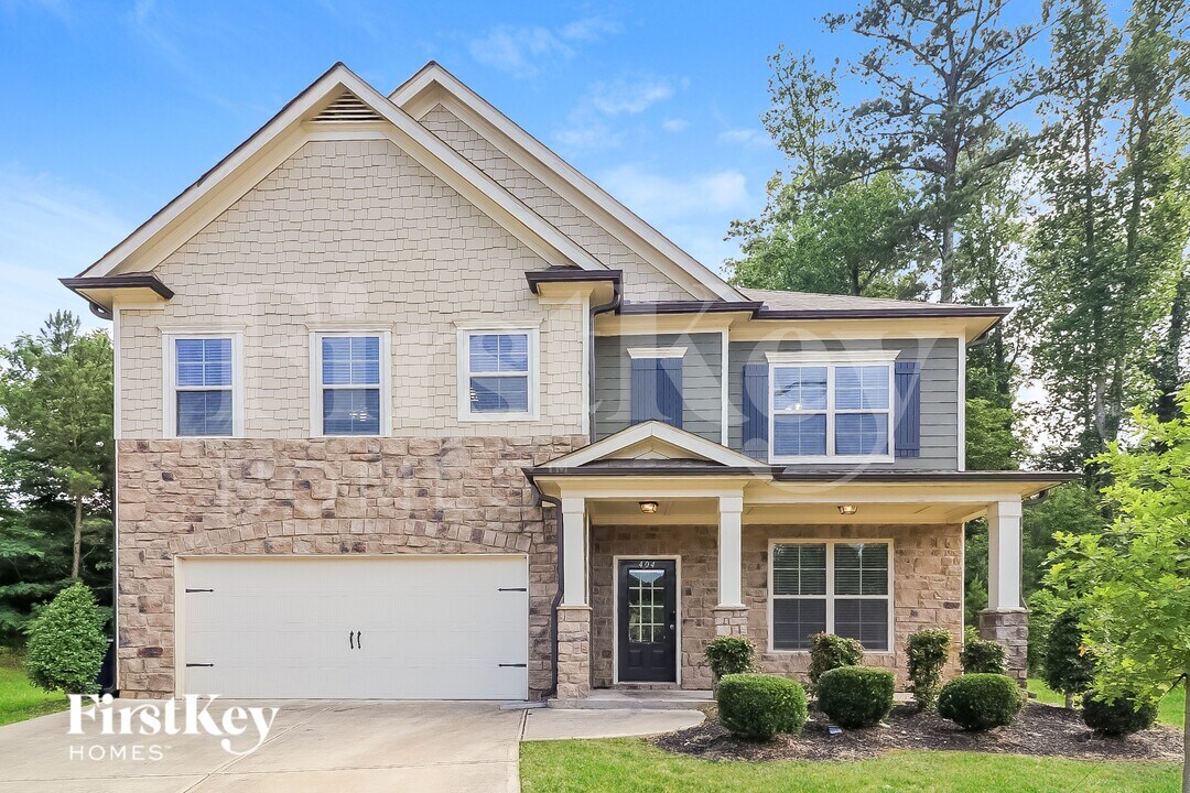 404 Silverwood Dr in Dallas, GA - Building Photo
