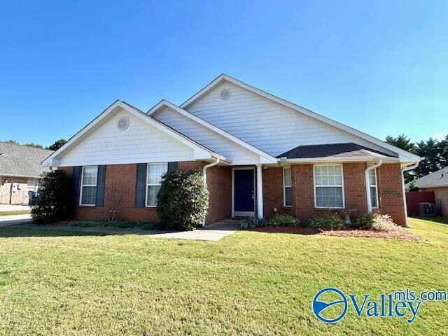 111 Amsterdam Pl in Madison, AL - Building Photo