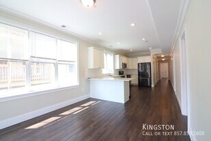 140 Minden St in Boston, MA - Building Photo