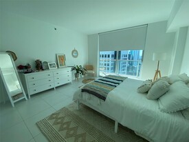 55 SE 6th St, Unit 3508 in Miami, FL - Foto de edificio - Building Photo