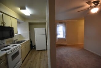 112 Clinton St in Delaware City, DE - Building Photo - Building Photo