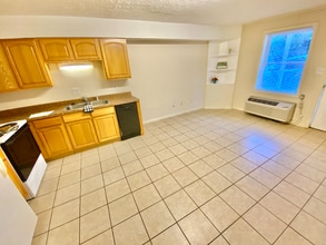 342 Old Gray Station Rd in Johnson City, TN - Foto de edificio - Building Photo