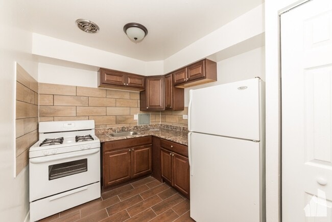 property at 1515 W Morse Ave