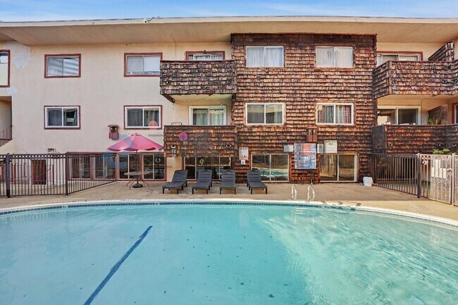 property at 5400 Newcastle Ave