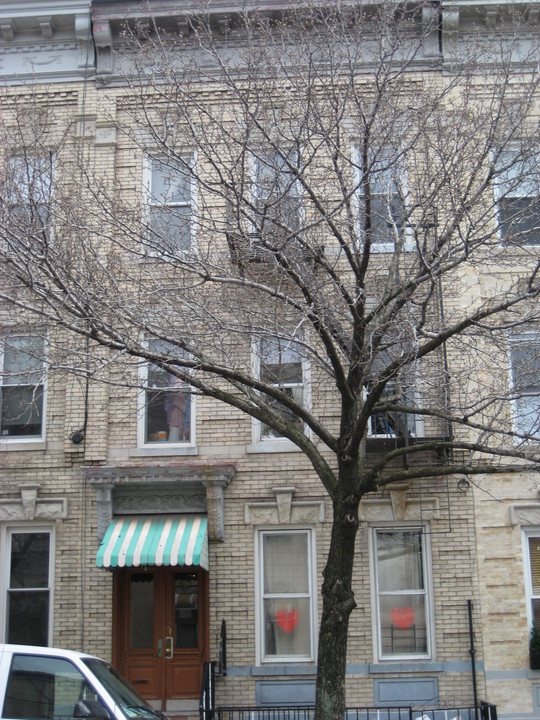 1934 Grove St in Flushing, NY - Building Photo