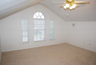 10416 Lake Brook Dr in Hurst, TX - Building Photo - Building Photo