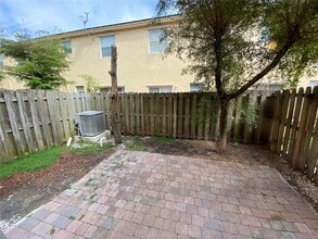 22213 SW 93rd Ct in Cutler Bay, FL - Building Photo - Building Photo