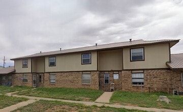 100 NE 4th in Seminole, TX - Building Photo - Building Photo