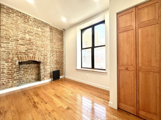 property at 122 La Salle St