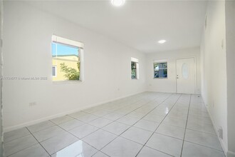 1588 NE 153rd Terrace in North Miami Beach, FL - Building Photo - Building Photo