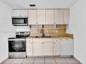 1624 S 23rd Ave in Hollywood, FL - Building Photo