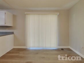 2122 Cedar Creek Ln in Lithia Springs, GA - Foto de edificio - Building Photo