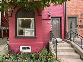 44 Spring St in Hamilton, ON - Building Photo