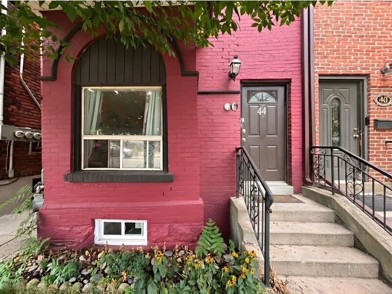 44 Spring St in Hamilton, ON - Building Photo