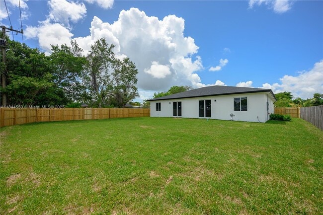 10745 SW 217th St in Goulds, FL - Building Photo - Building Photo
