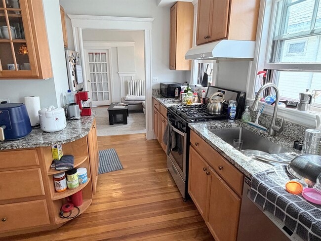 34 Leonard St, Unit 2 in Somerville, MA - Building Photo - Building Photo