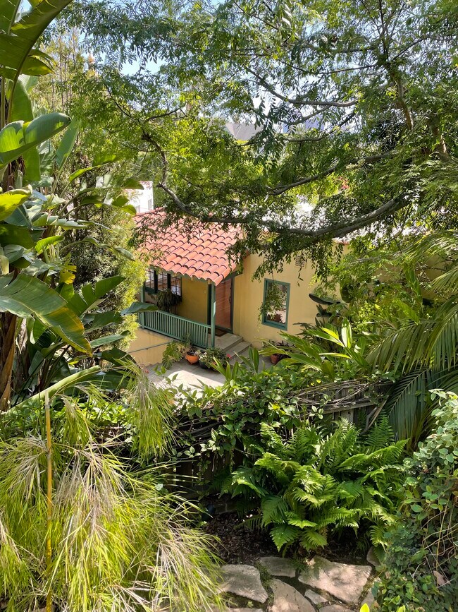 property at 1521 Portia St