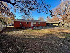 1910 N Greenvalley Ave in Fayetteville, AR - Building Photo - Building Photo