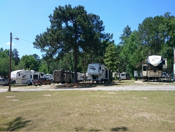 Safe Haven RV Park in Macon, GA - Foto de edificio - Building Photo