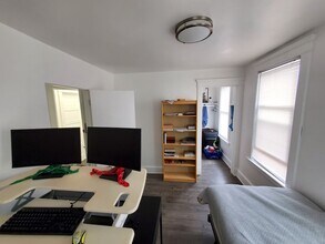 34 Guilden St in New Brunswick, NJ - Building Photo - Building Photo