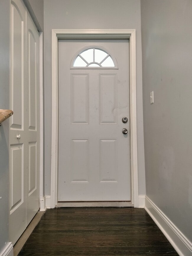 property at 1529 S Central Park Ave