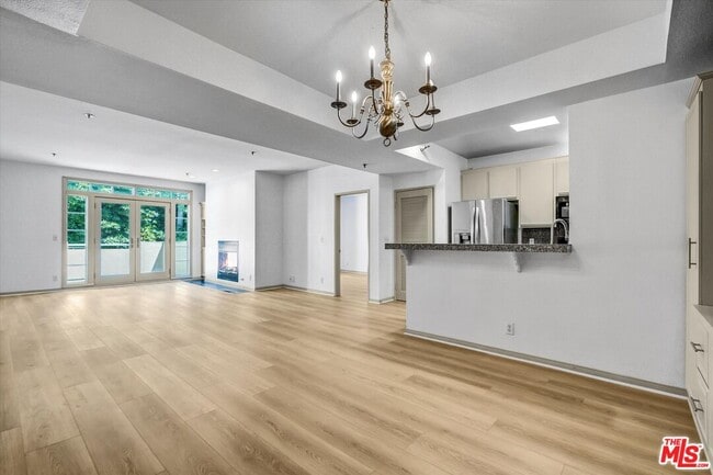 property at 2222 Beachwood Dr