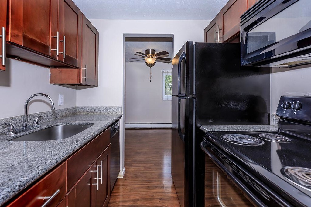 Vine East Apartments in Eastlake, OH