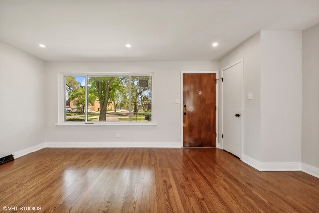 9302 S Perry Ave in Chicago, IL - Building Photo - Building Photo