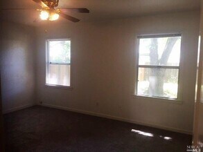 690 Lovers Ln in Vacaville, CA - Building Photo - Building Photo