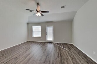 21414 Mission Falls Dr in Houston, TX - Building Photo - Building Photo