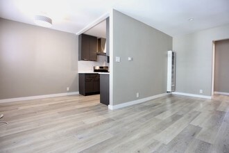 514 S Mariposa Ave-Unit -103 in Los Angeles, CA - Building Photo - Building Photo