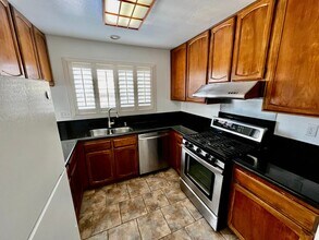 1115 Vulcan Pl in Escondido, CA - Building Photo - Building Photo