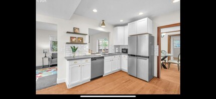 3700 NE Maywood Pl in Portland, OR - Building Photo - Building Photo