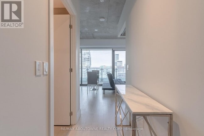 property at 224 King St W