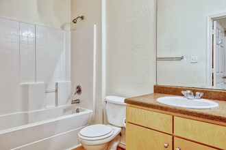 The Commons Apartments at Hickory Creek in Giddings, TX - Building Photo - Interior Photo