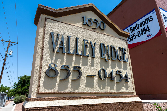 Valley Ridge Apartments in El Paso, TX - Foto de edificio - Building Photo