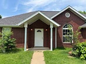 312 Edgehill Ave in Lowell, AR - Foto de edificio - Building Photo