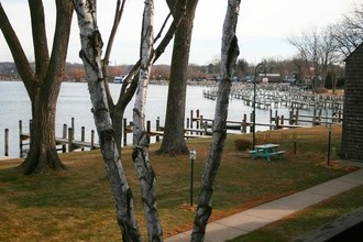 Lake St Town Homes in Excelsior, MN - Building Photo - Building Photo