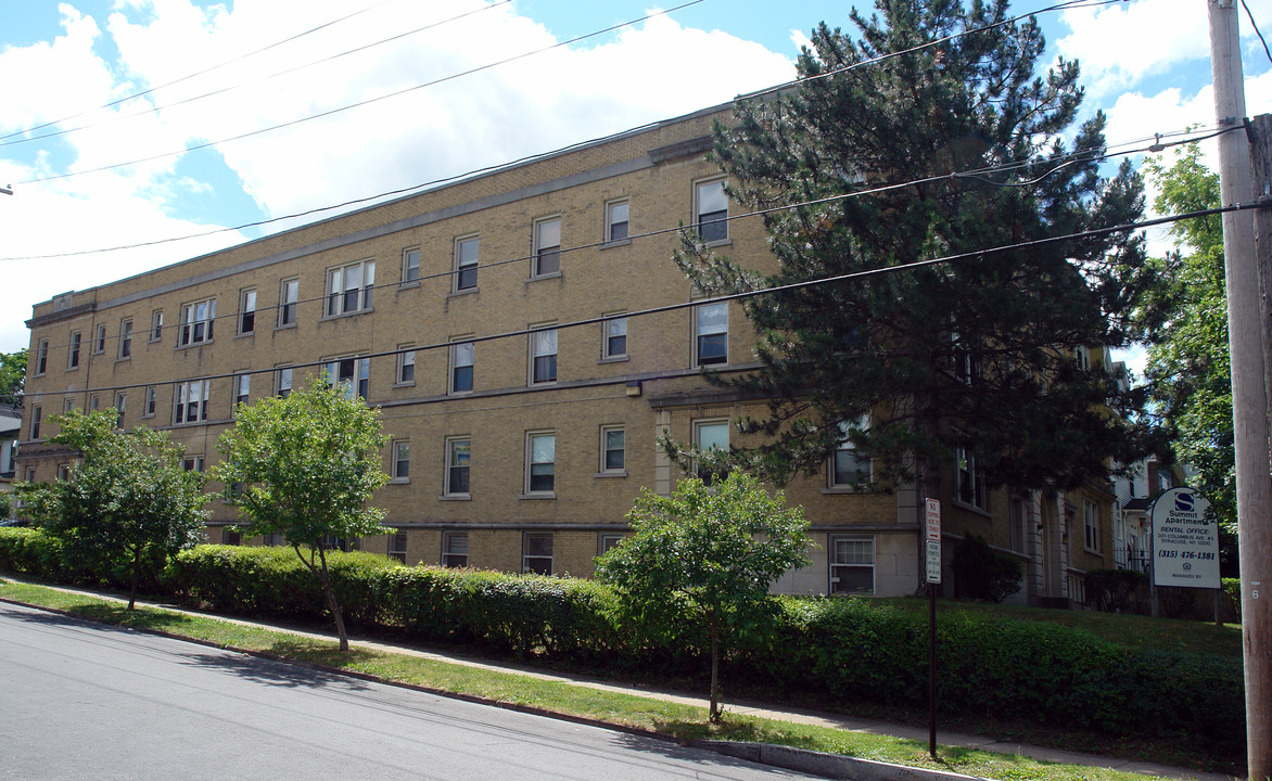 Summit Apartments in Syracuse, NY - Building Photo