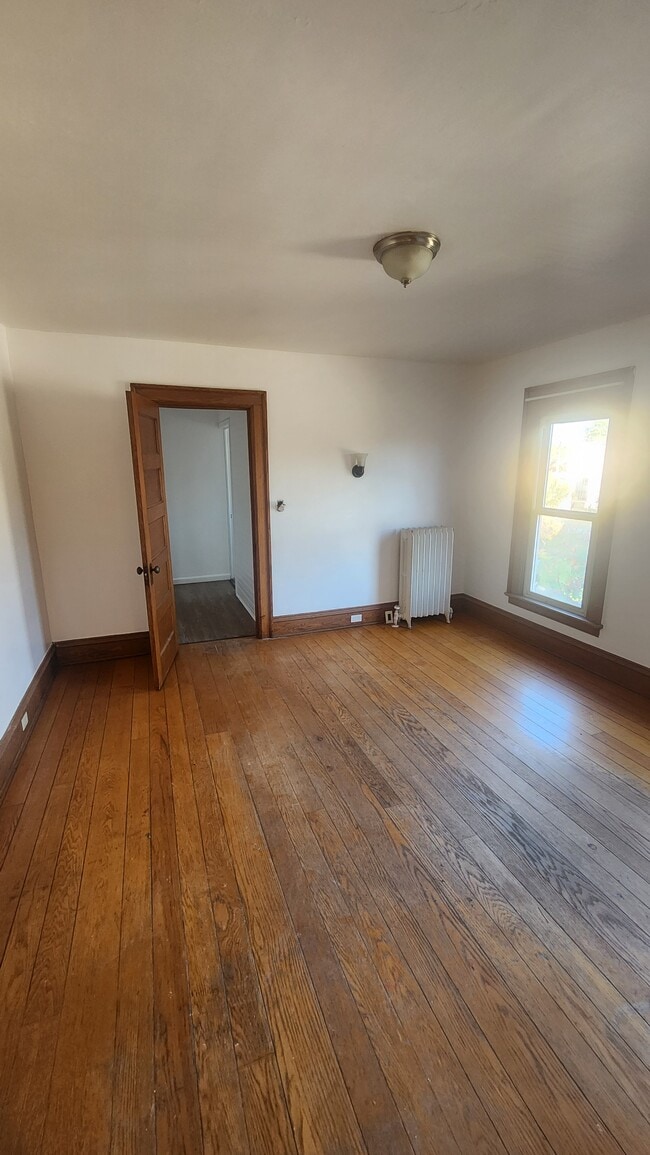 604 S Roberts Rd, Unit Upper in Dunkirk, NY - Building Photo - Building Photo