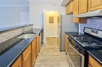 Bishops View Apartments and Townhomes in Cherry Hill, NJ - Foto de edificio - Building Photo