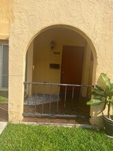13701 SW 84th St in Miami, FL - Building Photo - Building Photo