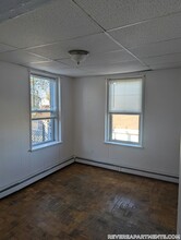 2 Malden St-Unit -5 in Revere, MA - Foto de edificio - Building Photo