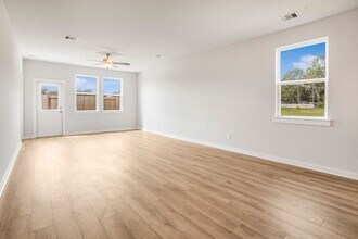 25980 Liberation Rd in Cleveland, TX - Building Photo - Building Photo