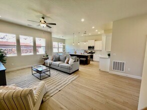 3984 Cerro Wy in Saint George, UT - Building Photo - Building Photo