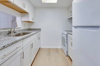 4708 Christa Ct in Tampa, FL - Building Photo - Building Photo