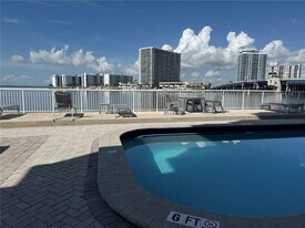 2016 Bay Dr in Miami Beach, FL - Building Photo